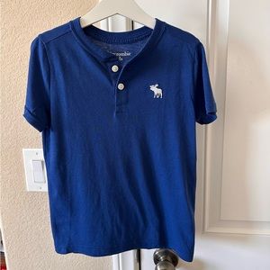 Abercrombie Kids Boy’s Royal Blue Soft Tee Size 5/6